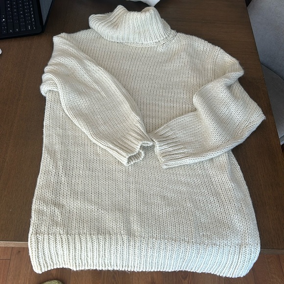 Lovers and Friends Braewyn Sweater Dress - Picture 2 of 6